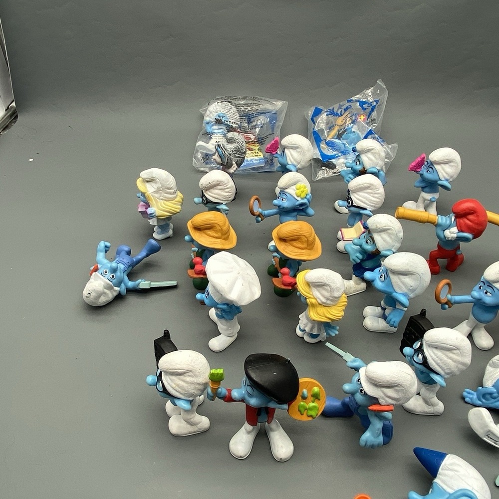 2011-2013 McDonalds Lot Of 31 Smurfs Hefty, Smurfette Figurine Many Duplicates - Picture 13 of 14